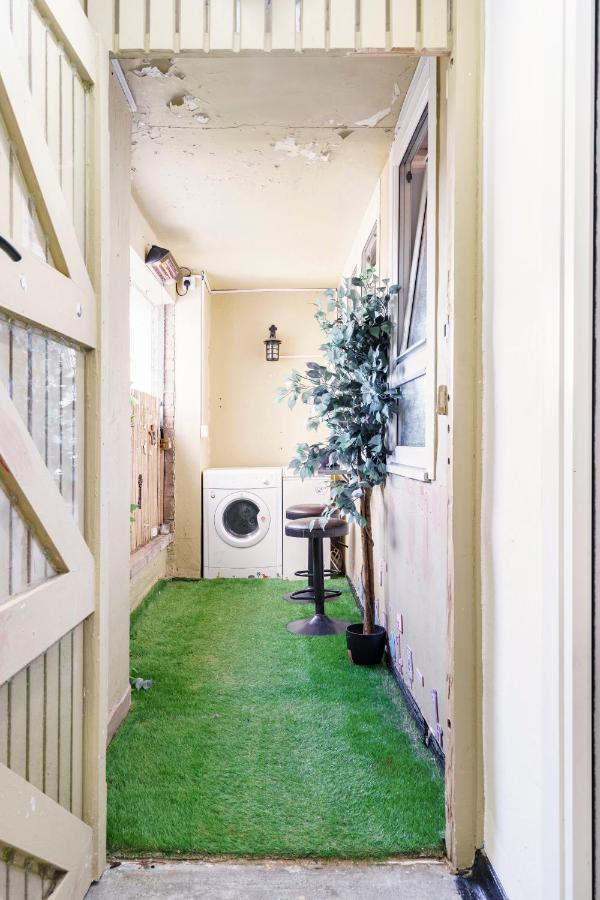 Lovely 1-Bedroom Property With Balcony In West End Glasgow Exterior foto